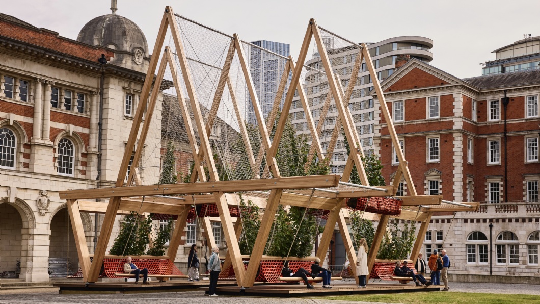 Chameleon illuminates Stefan Diez' “Vert Pavilion” in London 2