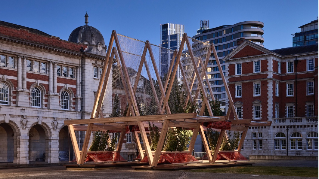 Chameleon illuminates Stefan Diez' “Vert Pavilion” in London 4